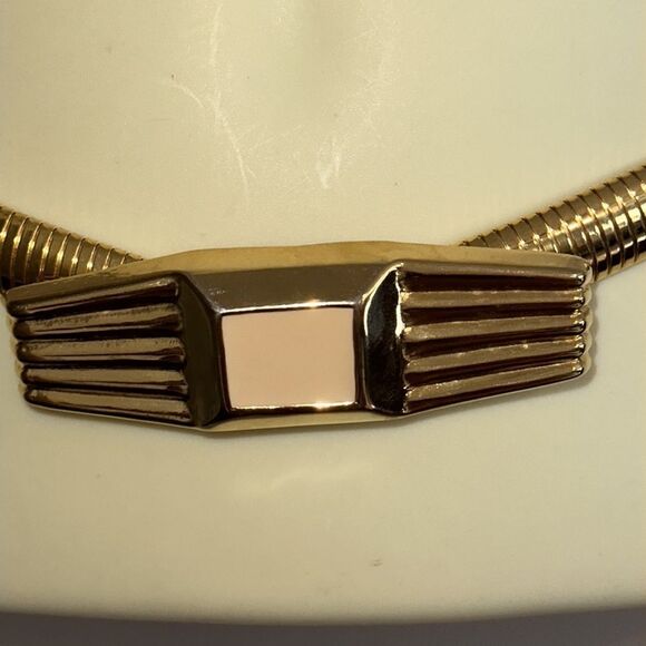 Vintage 80s shiny gold serpentine belt with unique‎ rectangular buckle main image 2